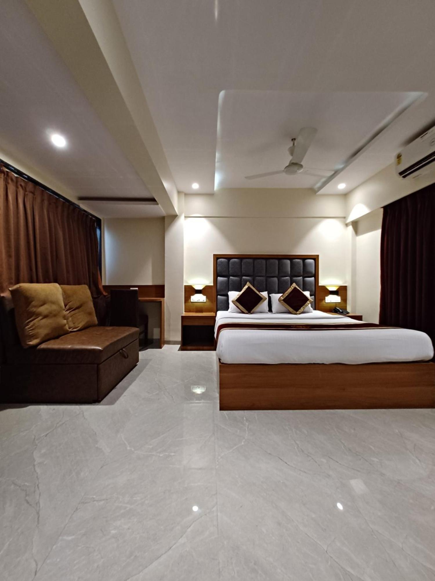 Hotel Ratna Mahal Mumbai  Buitenkant foto