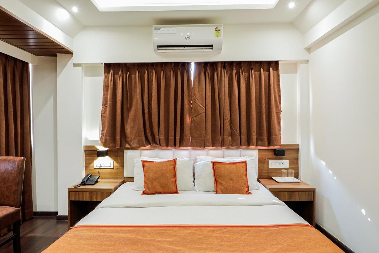 Hotel Ratna Mahal Mumbai  Buitenkant foto