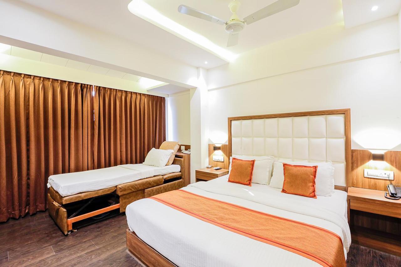 Hotel Ratna Mahal Mumbai  Buitenkant foto